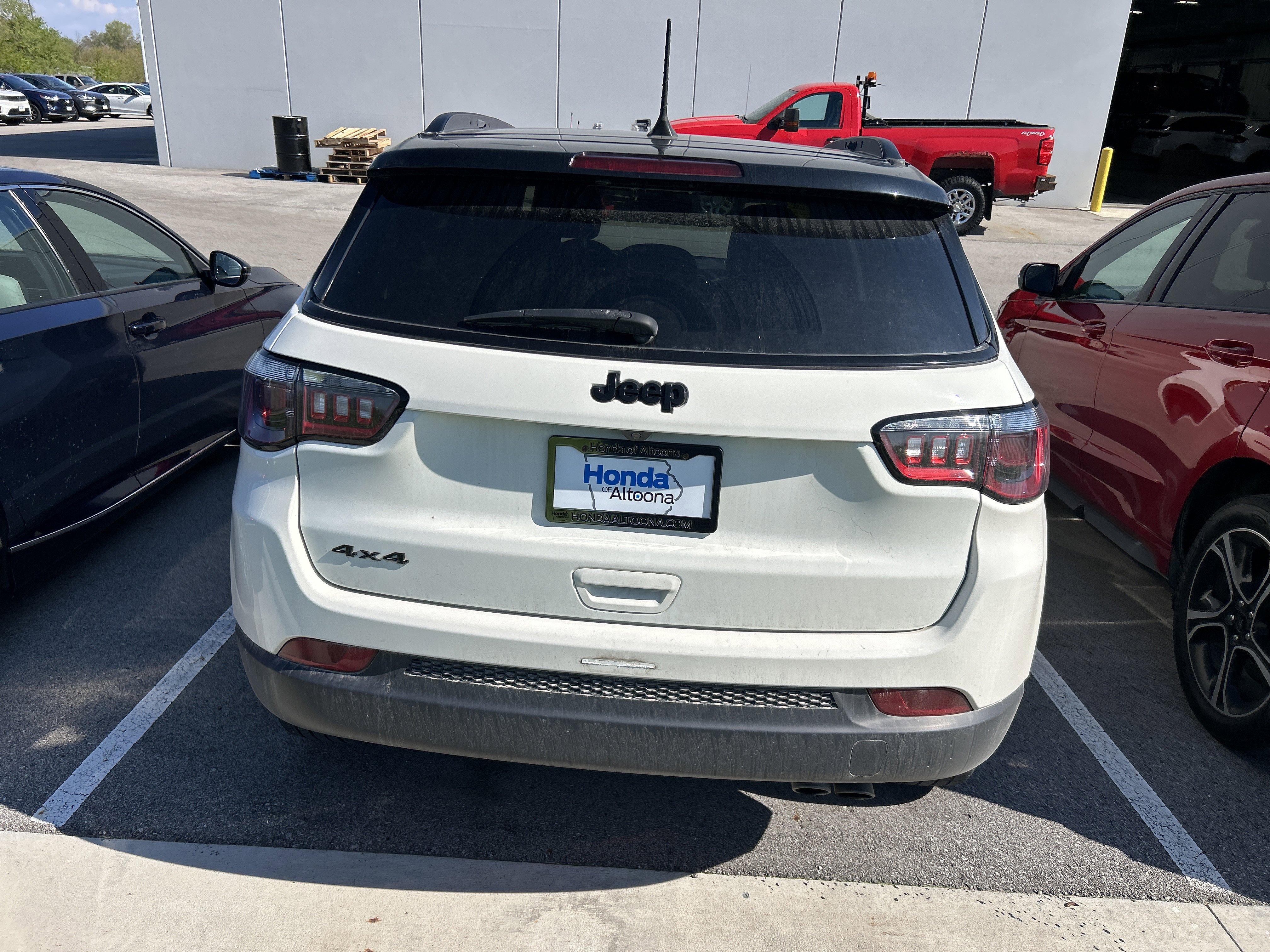 Used 2021 Jeep Compass Latitude w/ Sun and Sound Group AWD/4WD image 5