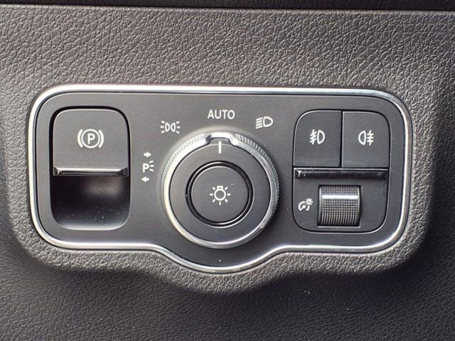 Certified 2022 Mercedes-Benz GLB 250 image 11