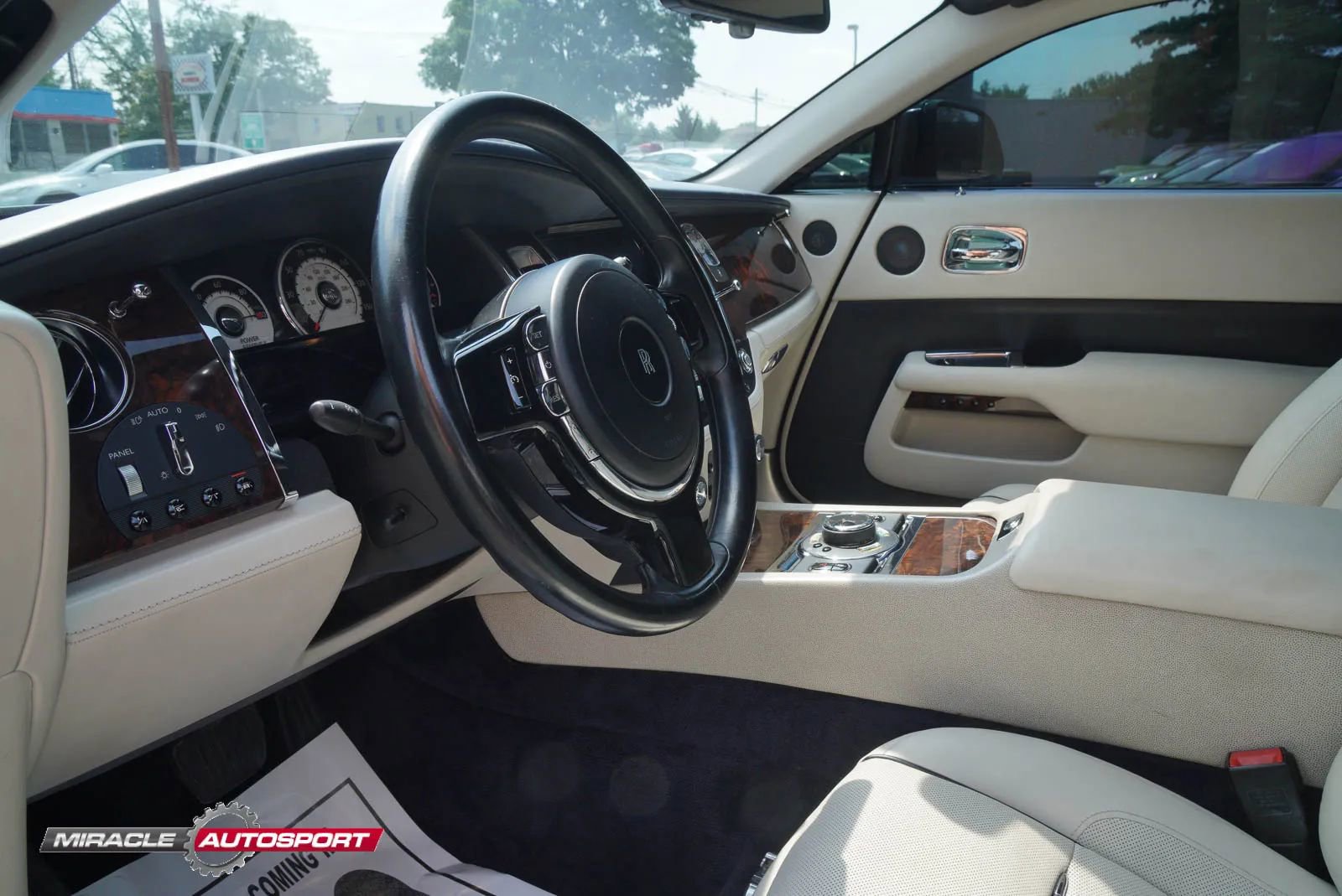 Used 2015 Rolls-Royce Wraith image 19