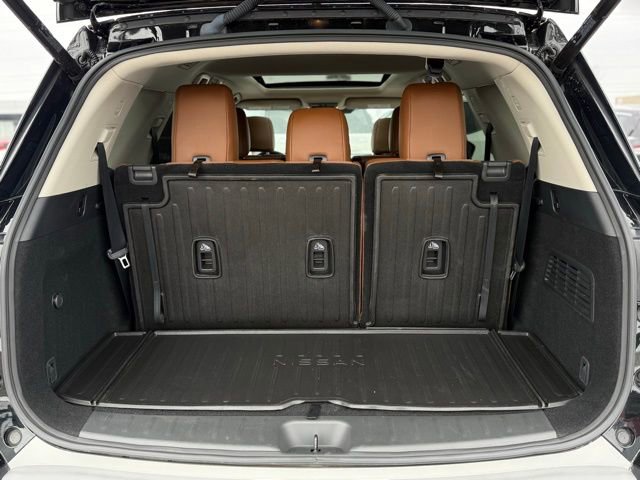Used 2023 Nissan Pathfinder Platinum w/ Cargo Package image 35