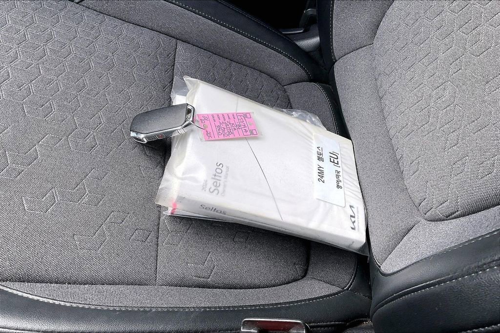 Used 2024 Kia Seltos S image 10