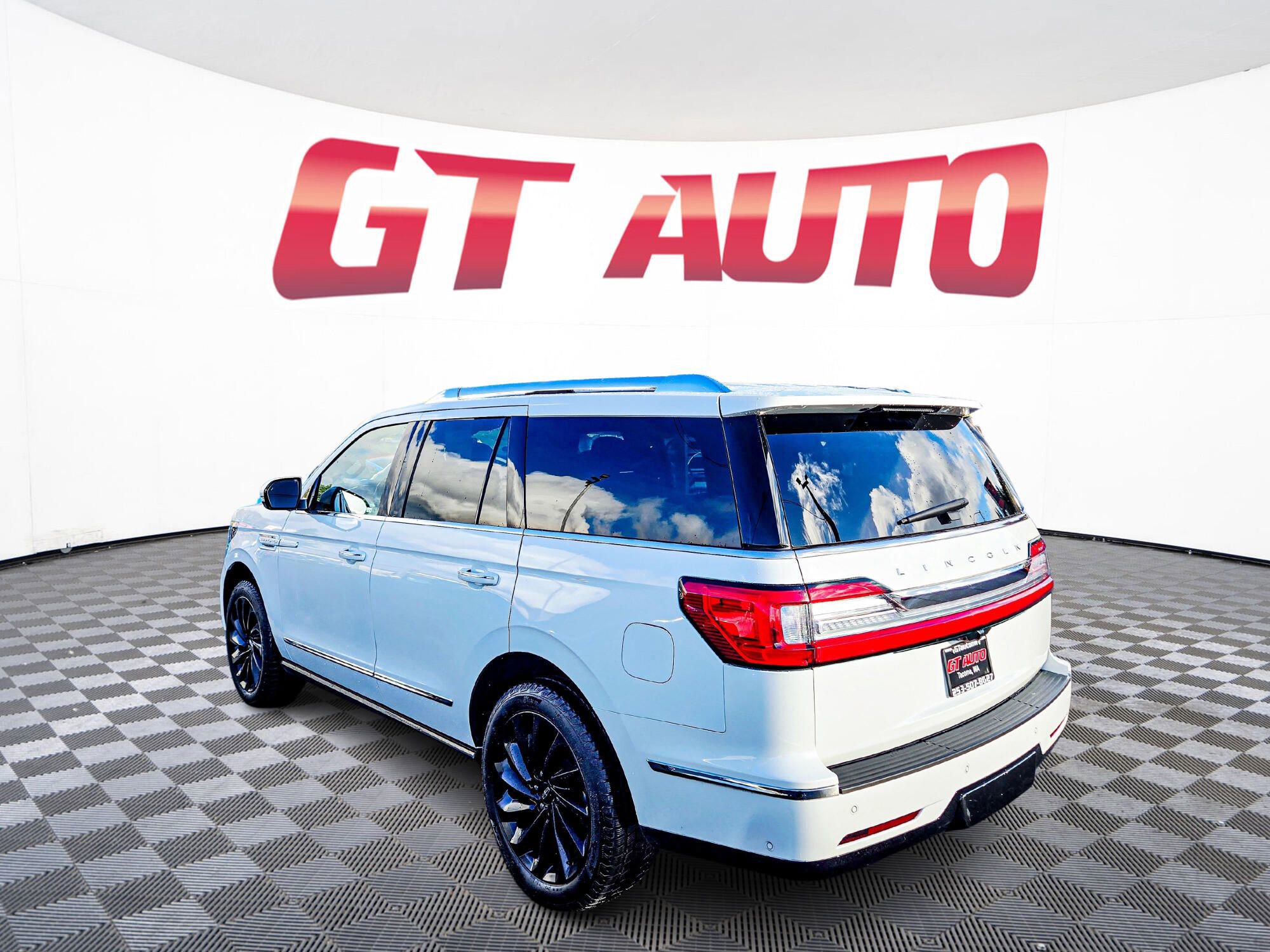 Used 2020 Lincoln Navigator Reserve image 5