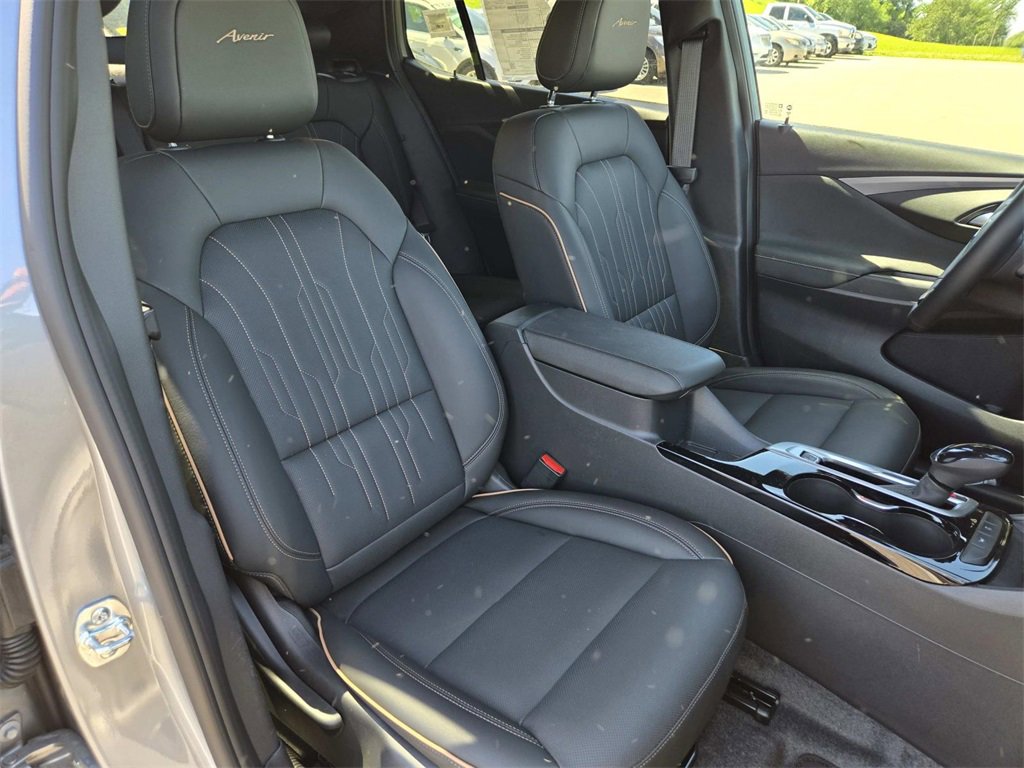 New 2025 Buick Envista Avenir image 17