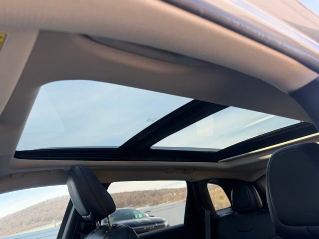 Used 2015 Jeep Cherokee Limited w/ Technology Group image 7