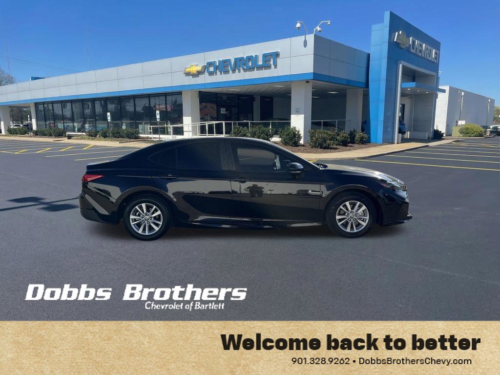 Used 2025 Toyota Camry LE FWD image 9