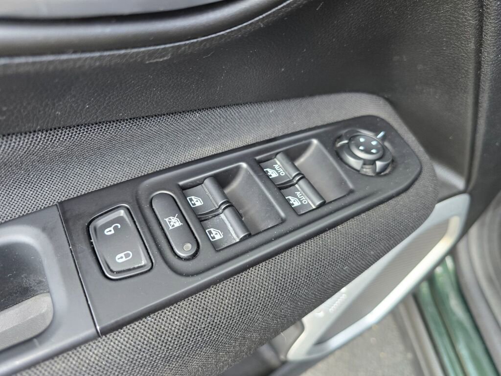 Used 2021 Jeep Renegade Sport image 23