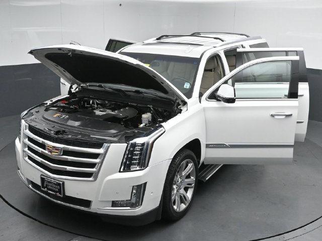 Used 2018 Cadillac Escalade ESV Premium Luxury AWD/4WD image 56