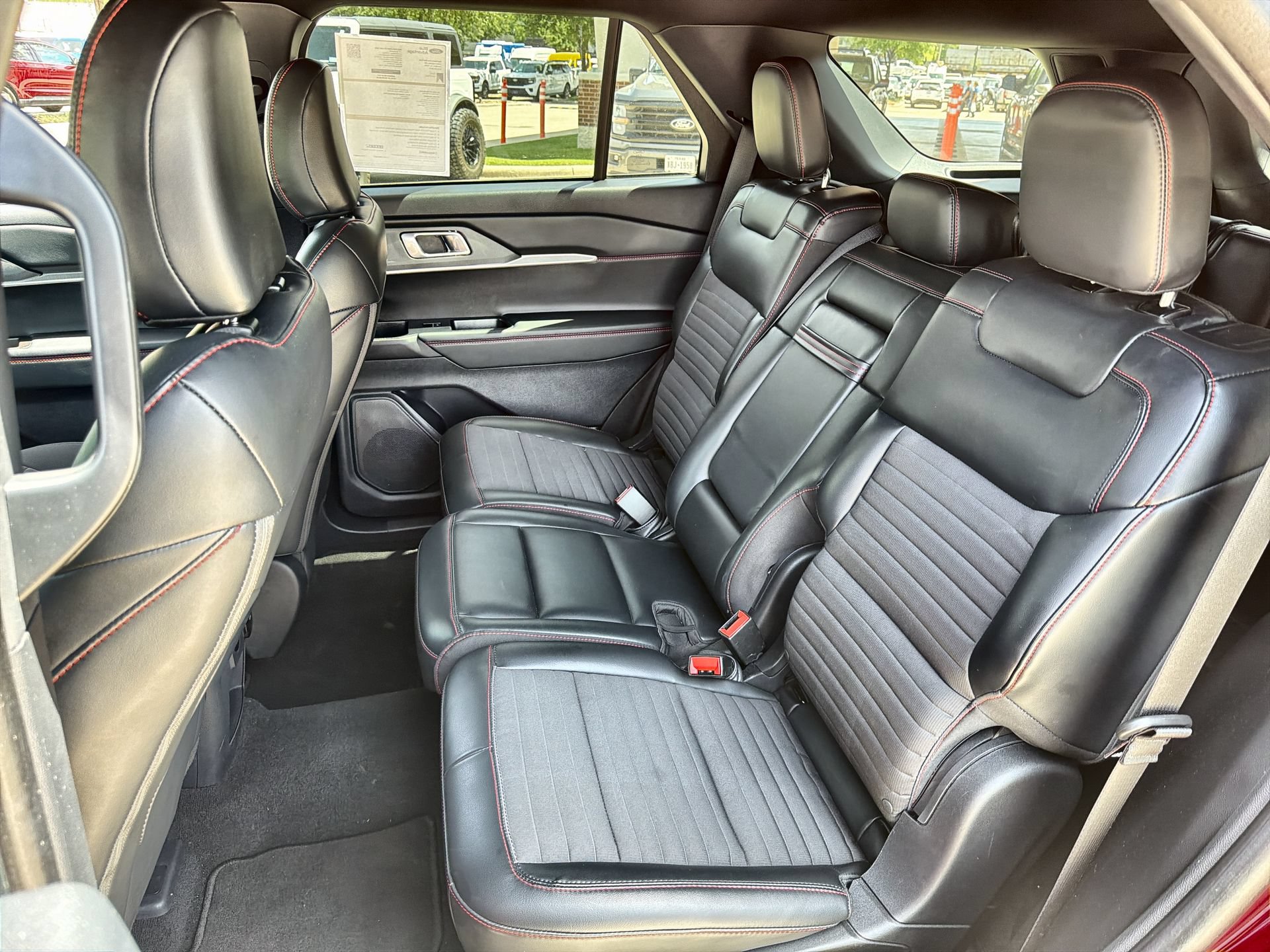 Certified 2025 Ford Explorer ST-Line w/ Premium Package RWD image 22