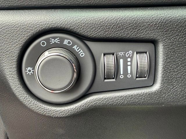 New 2026 Chrysler Voyager LX image 22