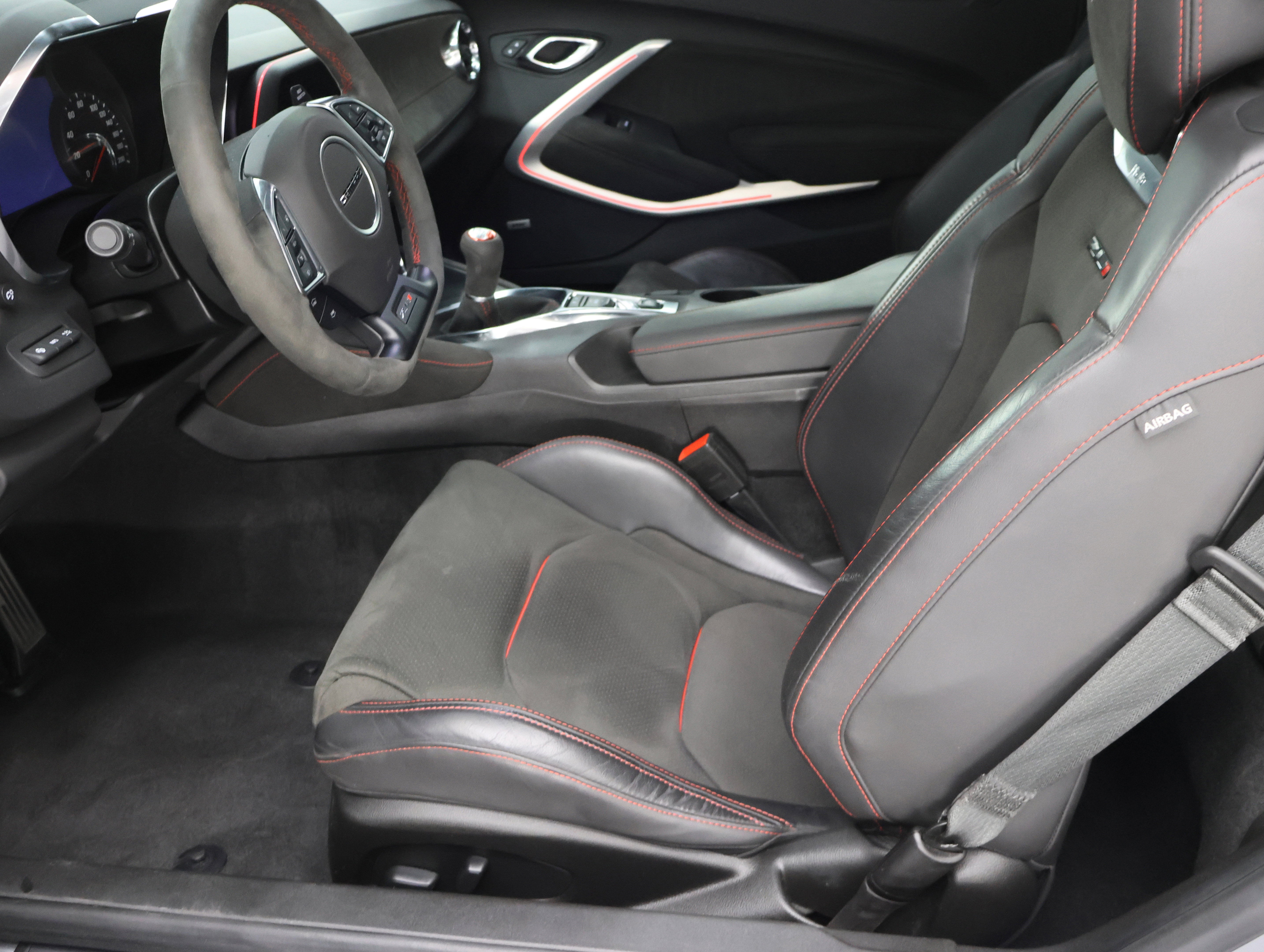 Used 2021 Chevrolet Camaro ZL1 RWD image 8