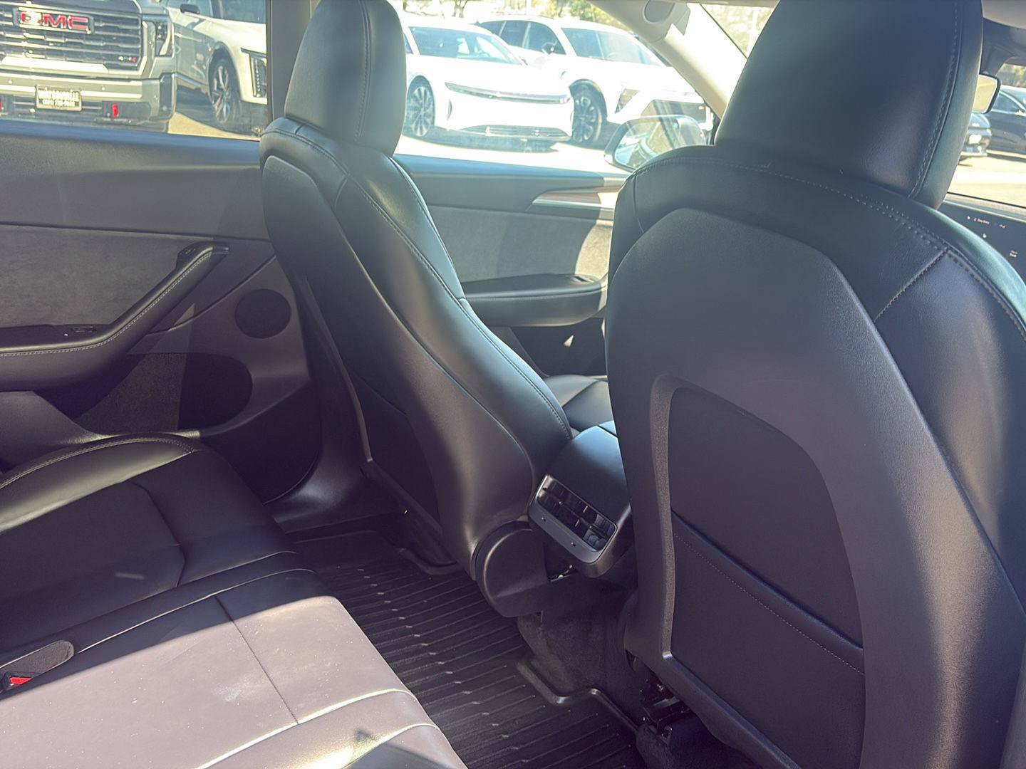 Used 2023 Tesla Model Y 2WD image 14