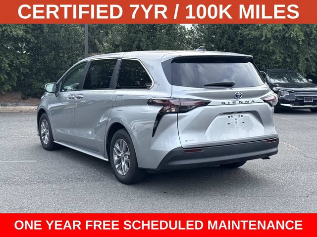 Used 2025 Toyota Sienna LE FWD image 4