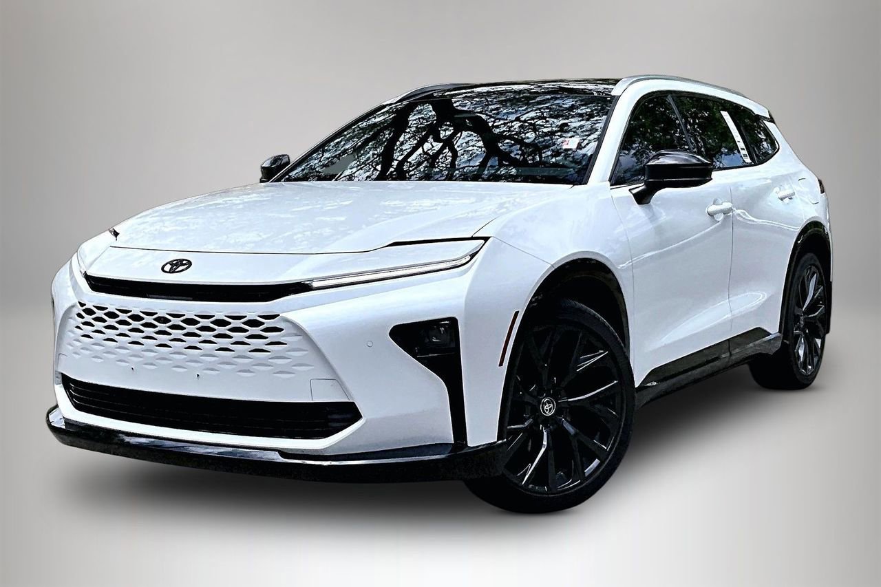 Used 2025 Toyota Crown Signia w/ Advanced Technology Package image 1