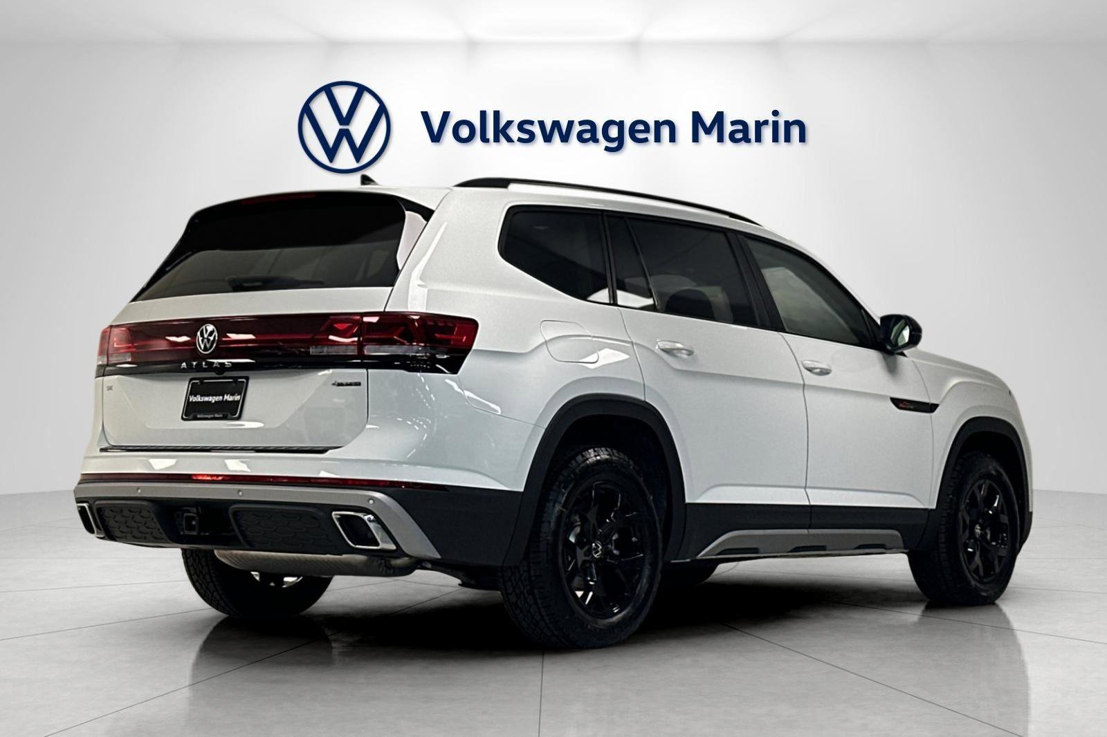 New 2025 Volkswagen Atlas Peak Edition SE image 5