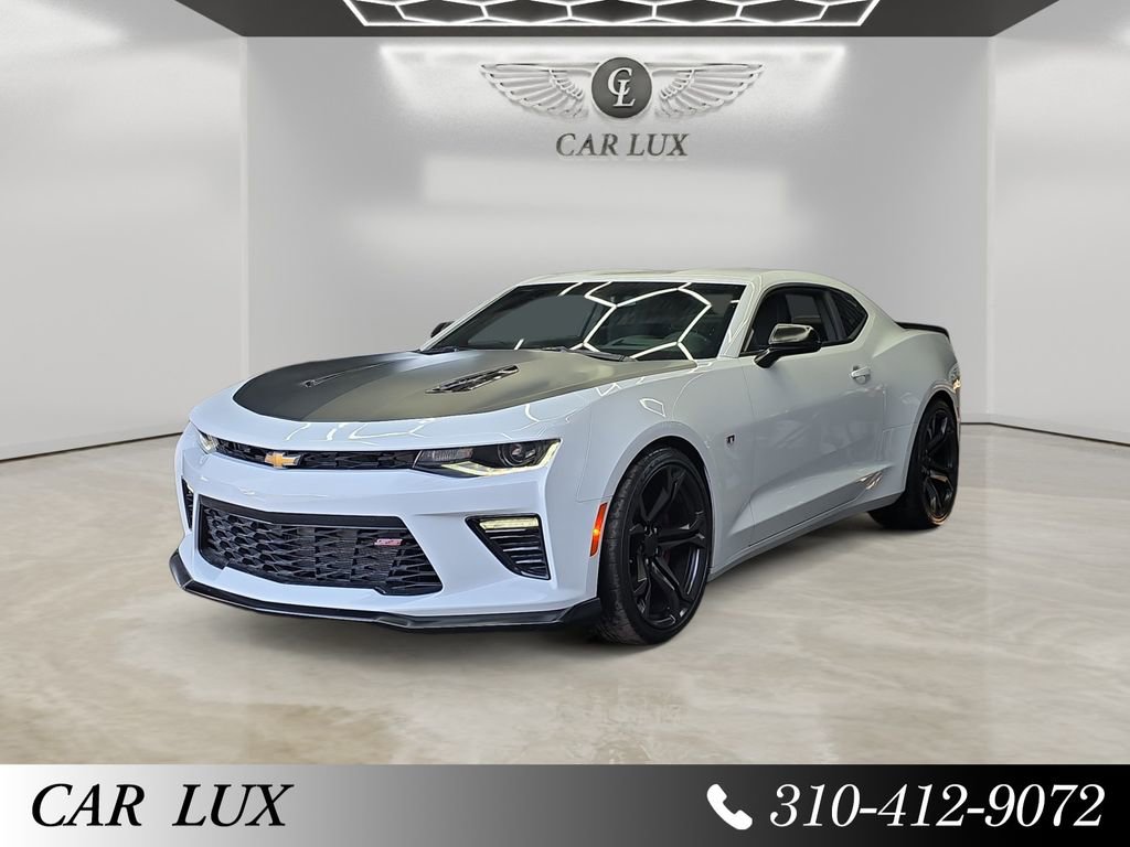 Used 2018 Chevrolet Camaro SS RWD image 1