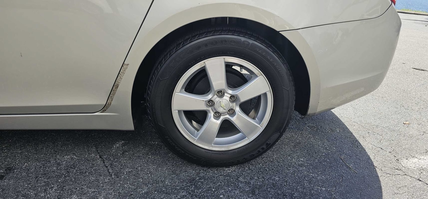 Used 2013 Chevrolet Cruze LT FWD image 12
