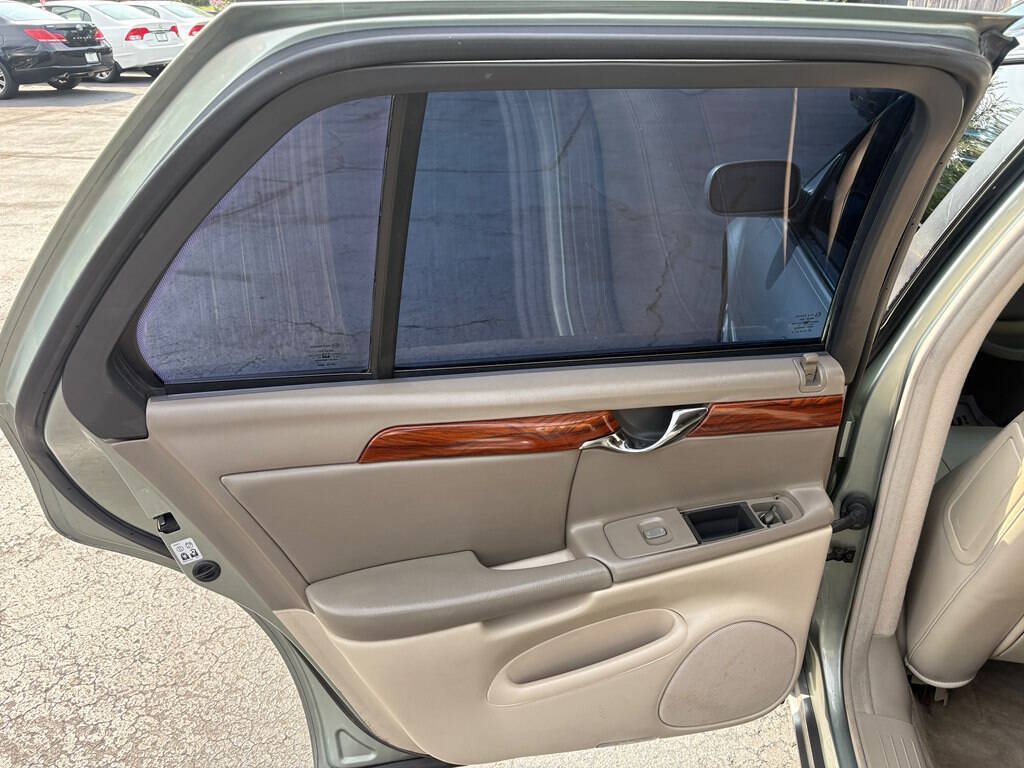 Used 2005 Cadillac De Ville w/ Trunk Convenience Package FWD image 8