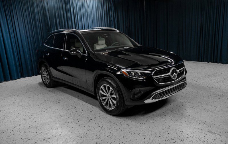 Certified 2026 Mercedes-Benz GLC 300 image 3