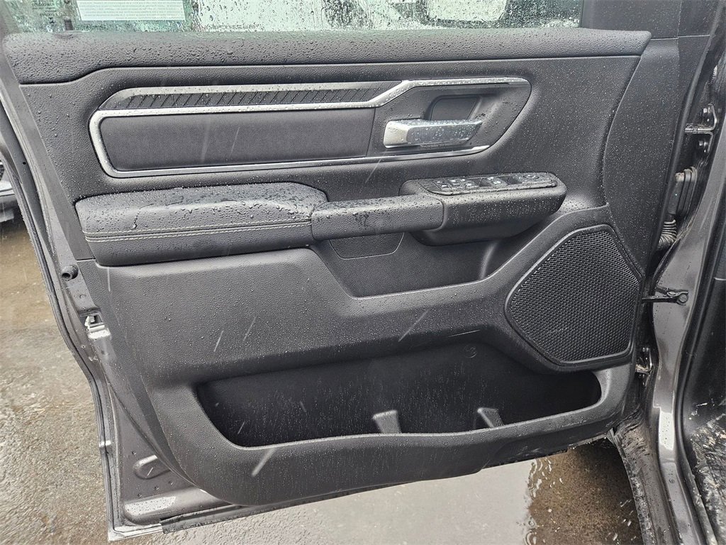 New 2026 RAM 1500 4x4 Crew Cab image 11