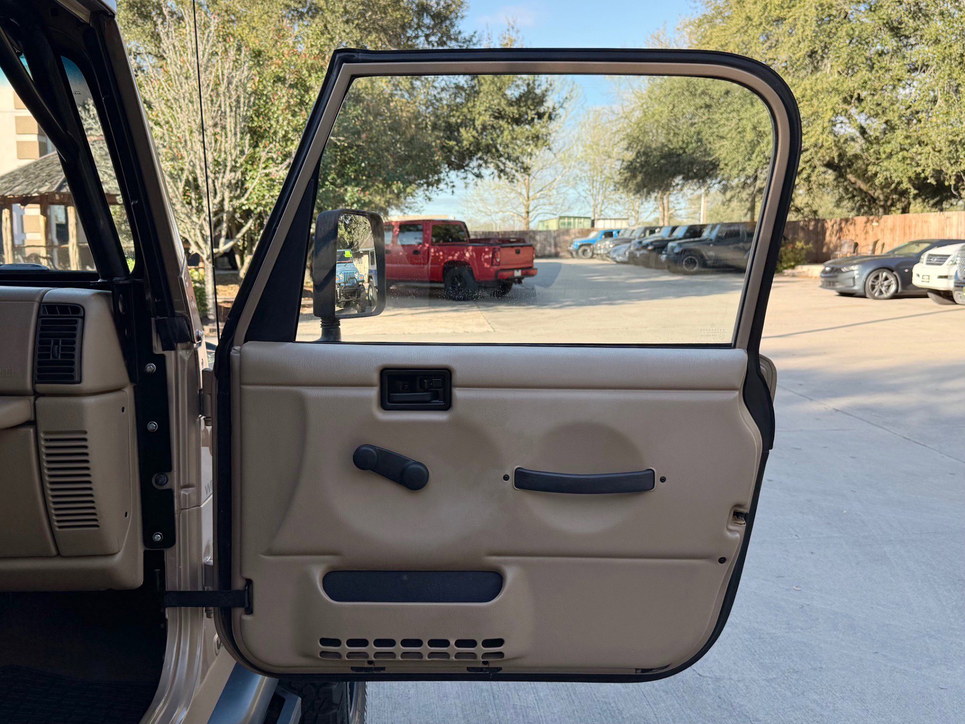 Used 2000 Jeep Wrangler Sport image 34