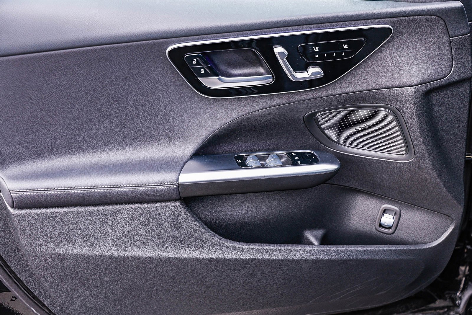 Certified 2025 Mercedes-Benz C 300 Sedan image 21