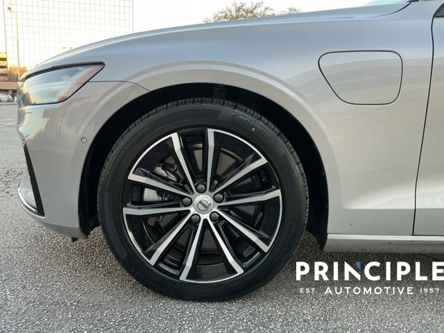 Certified 2025 Volvo S60 T8 Plus AWD/4WD image 7