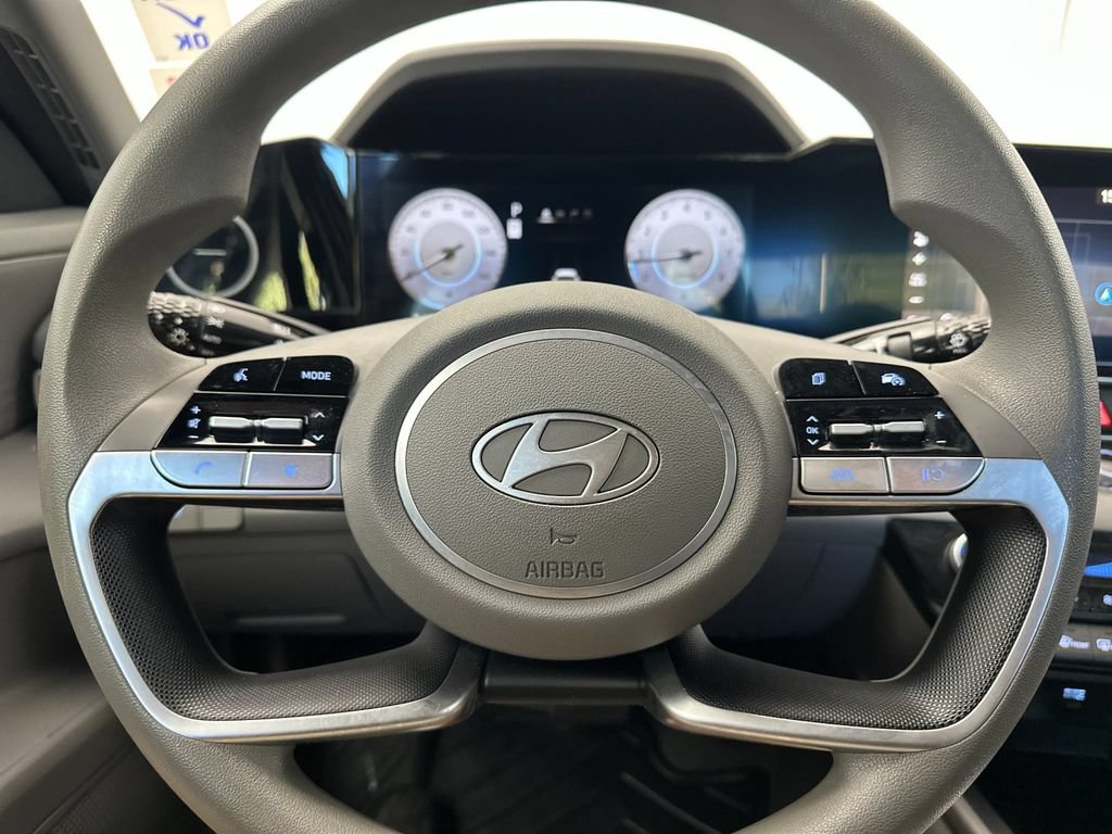 Used 2024 Hyundai Elantra SEL FWD image 22