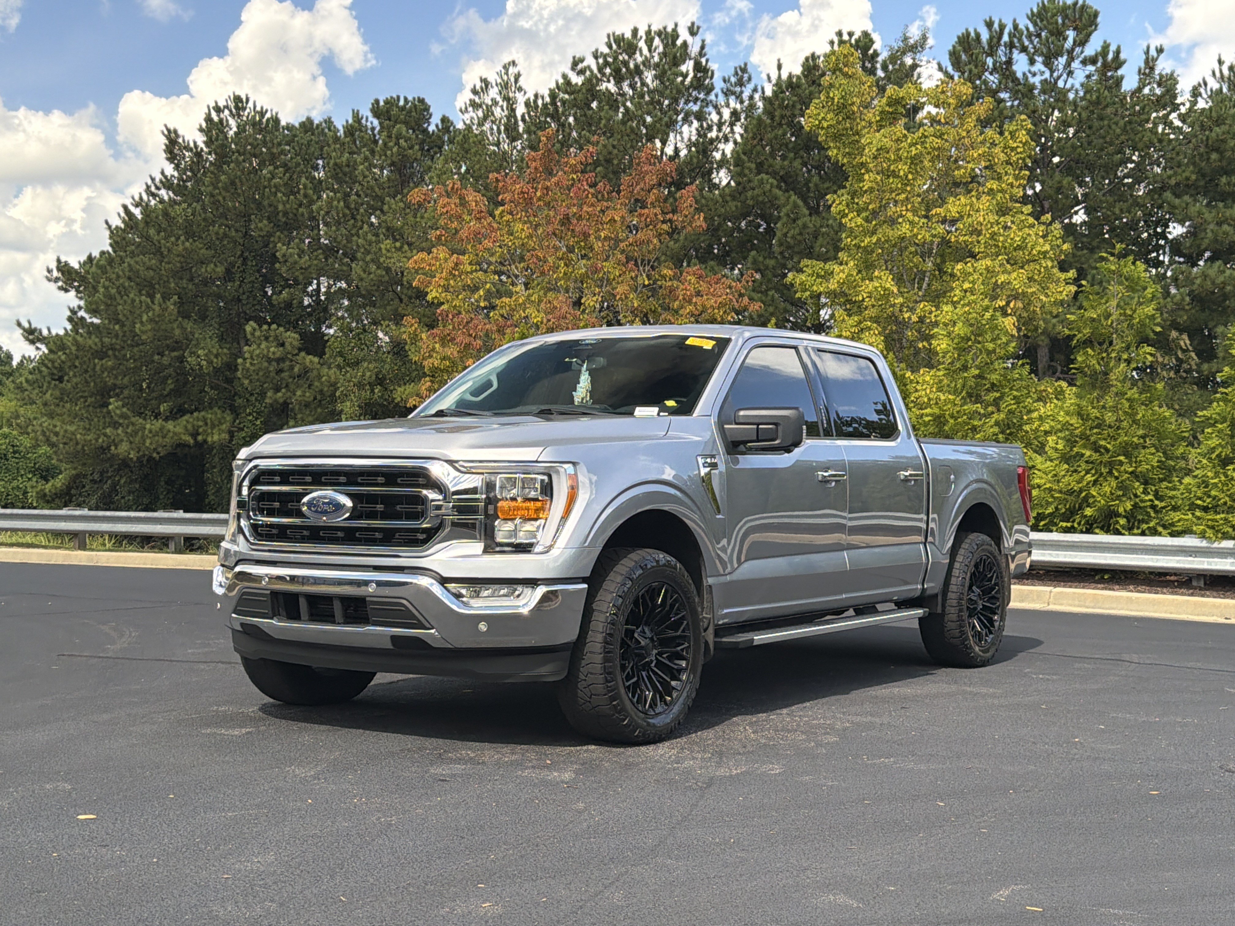 Used 2022 Ford F150 XLT w/ Equipment Group 302A High RWD image 10