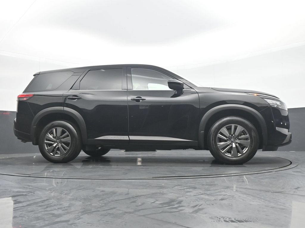 Used 2025 Nissan Pathfinder S AWD/4WD image 31