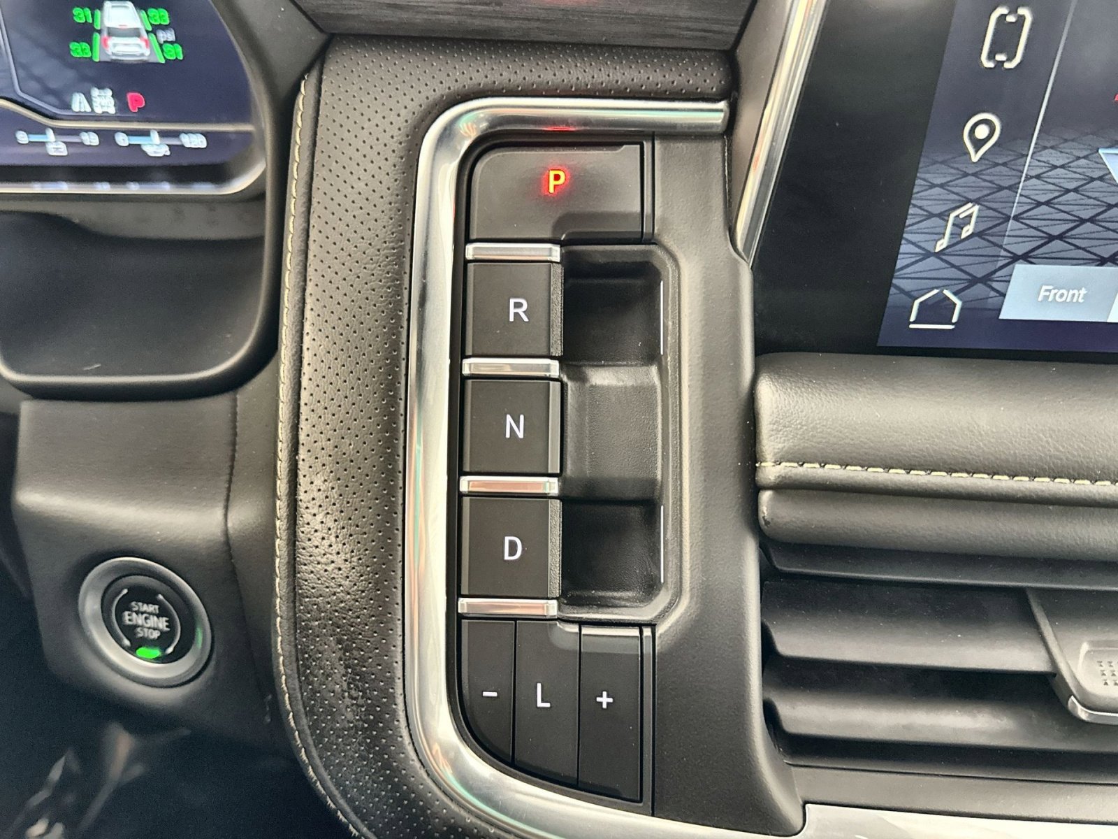 Used 2022 GMC Yukon XL SLT w/ SLT Premium Package image 22