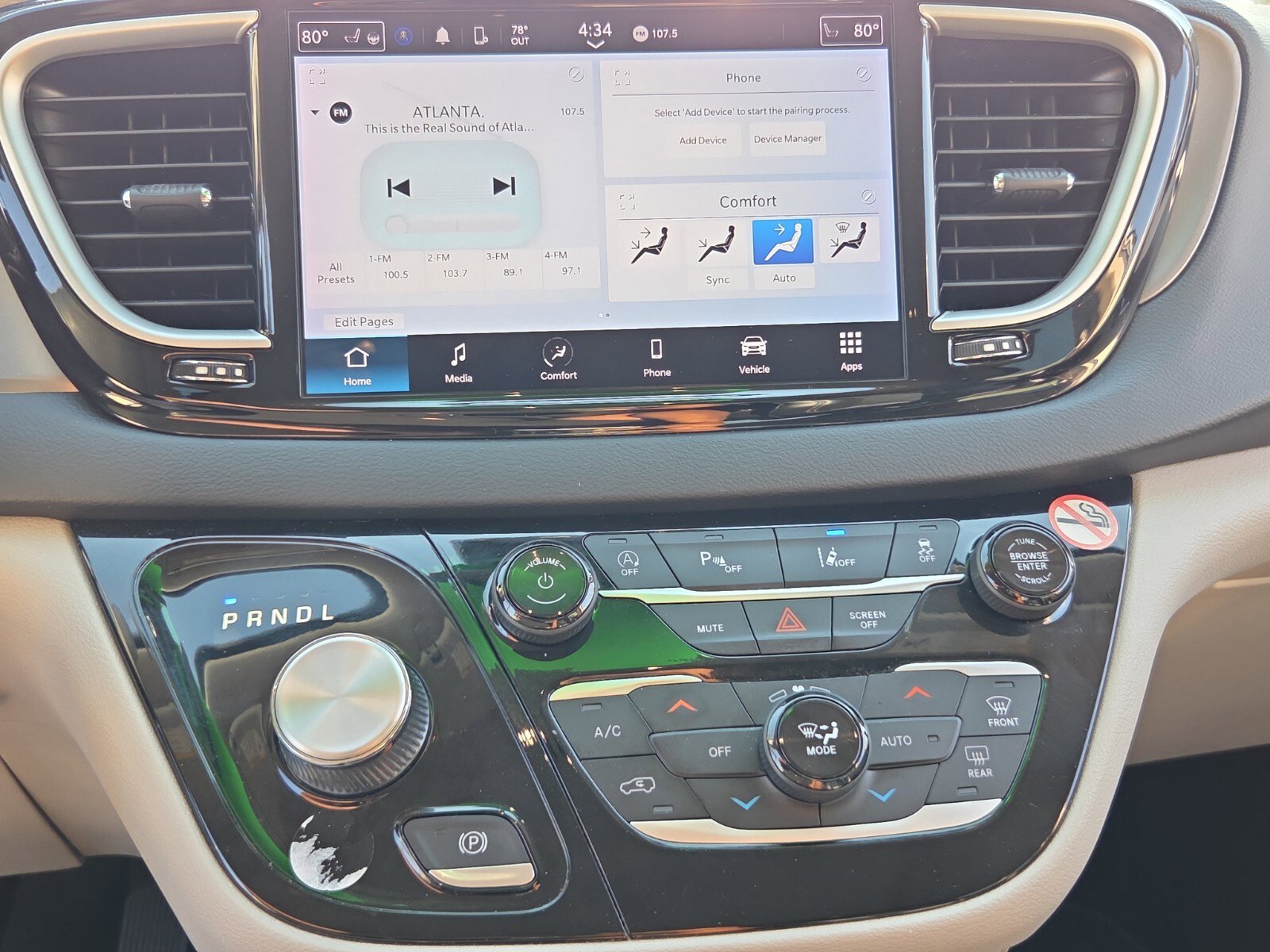 Used 2023 Chrysler Pacifica Touring-L FWD image 17