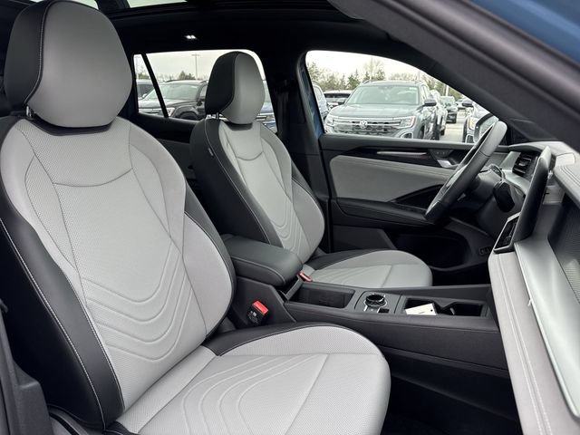 New 2026 Volkswagen Tiguan SE R-Line FWD image 27
