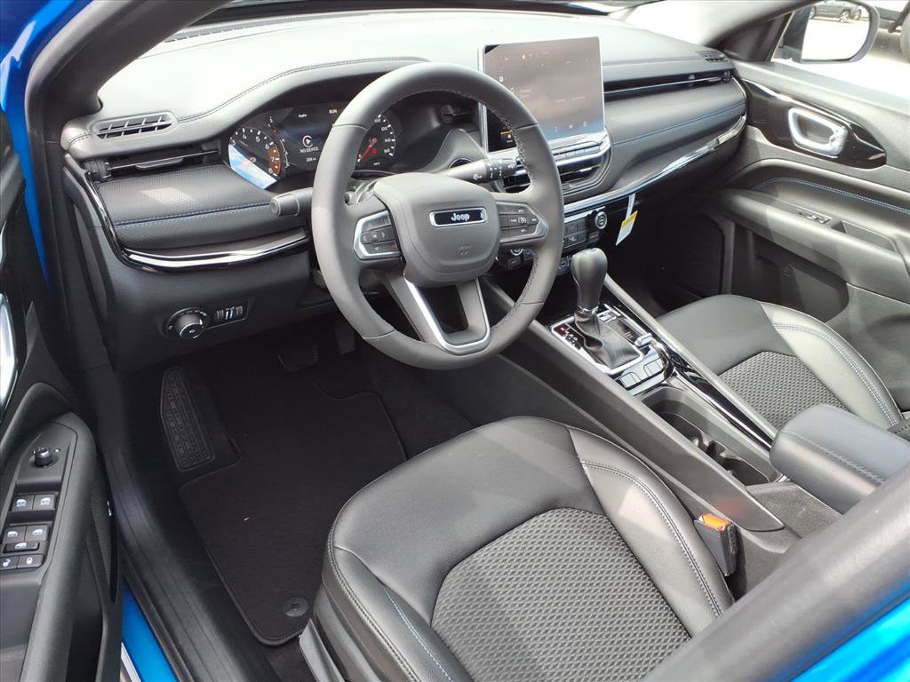 New 2026 Jeep Compass Latitude image 14