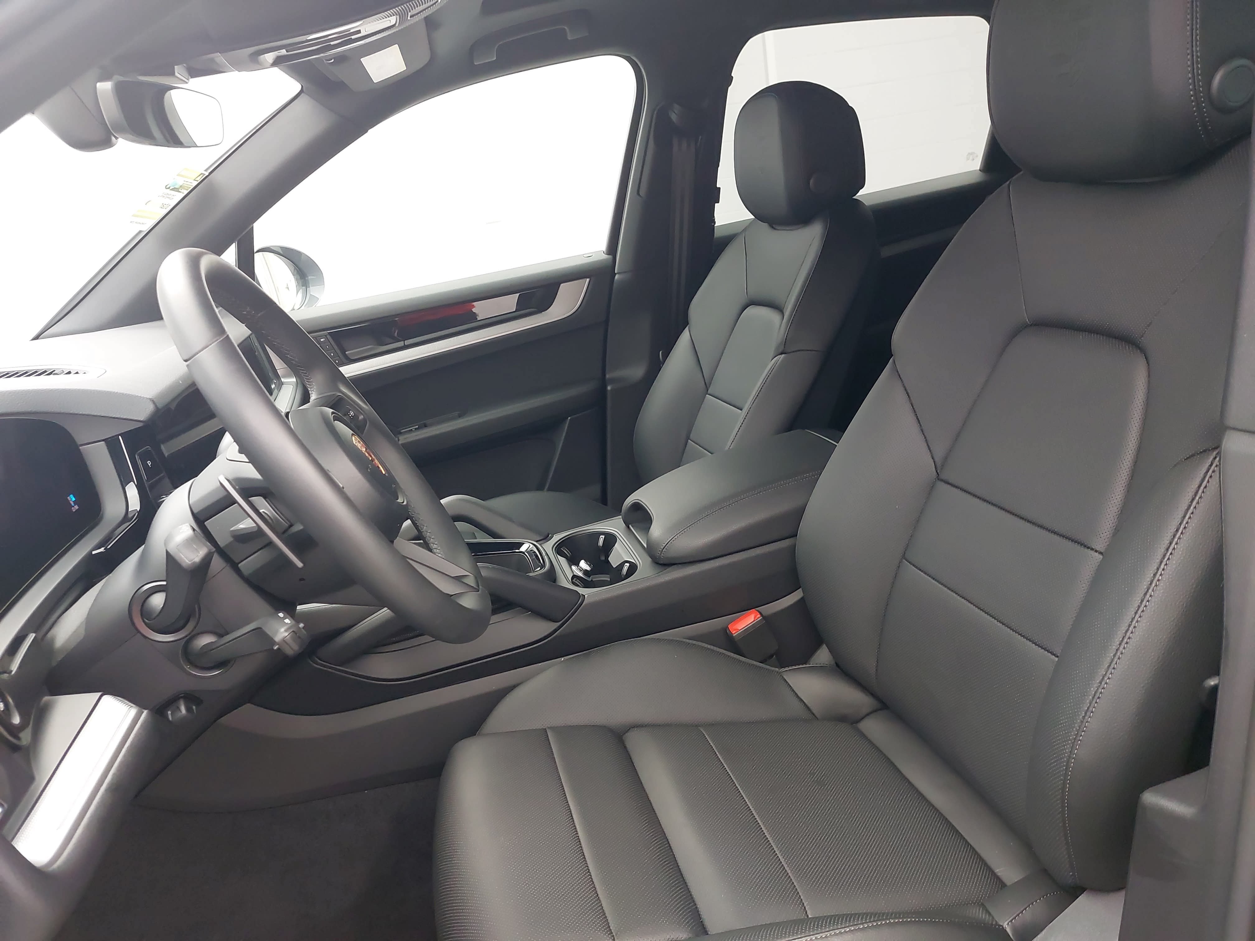 Certified 2026 Porsche Cayenne AWD/4WD image 17