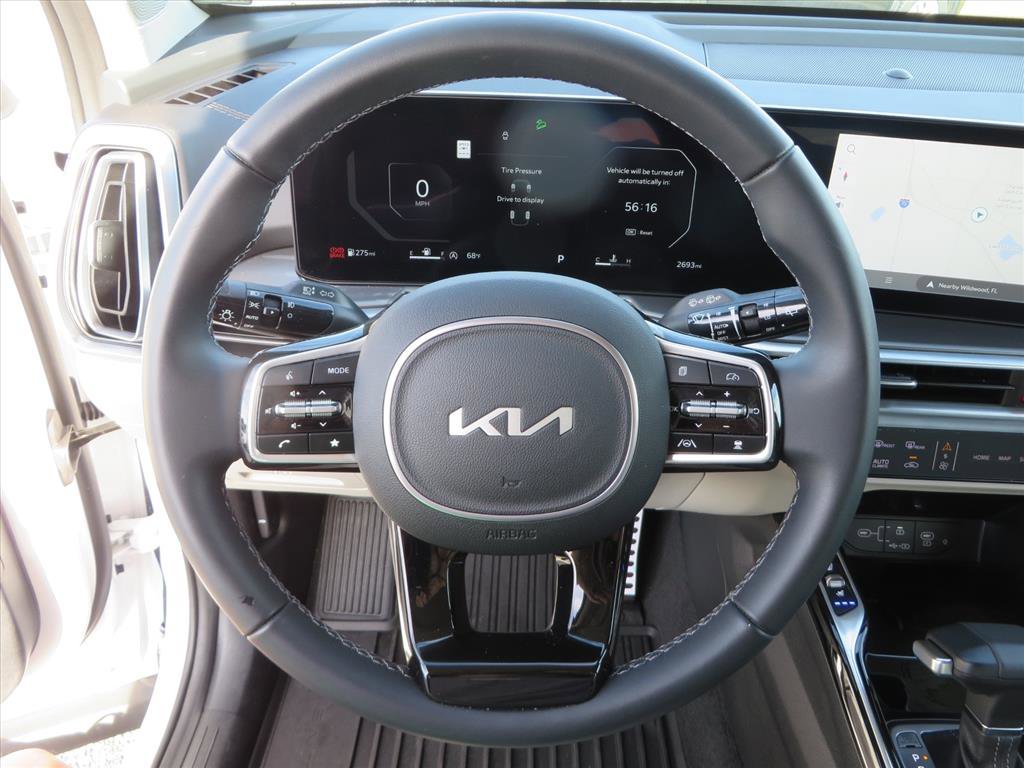 Used 2025 Kia Sorento SX image 17