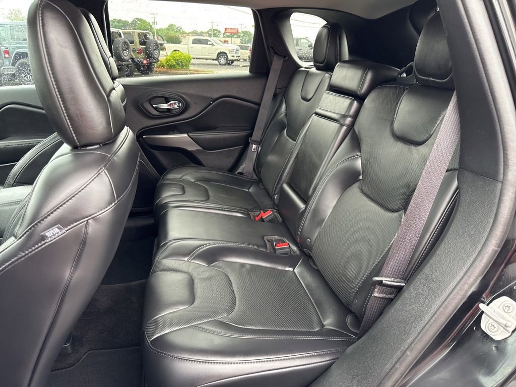 Used 2019 Jeep Cherokee Limited w/ Technology Group AWD/4WD image 20