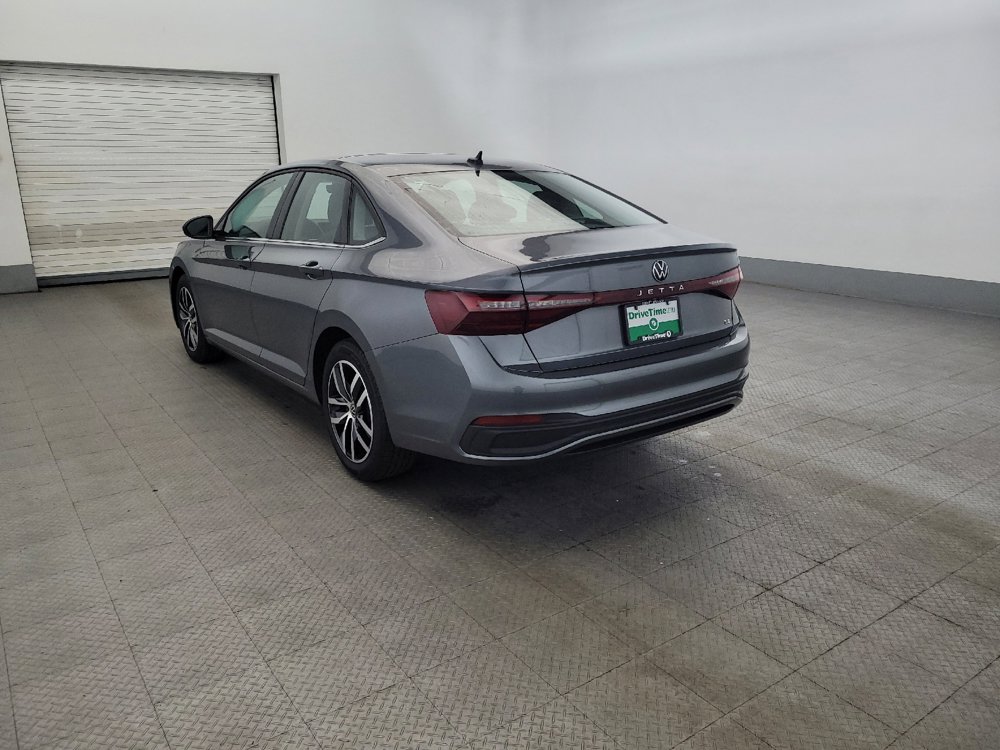 Used 2025 Volkswagen Jetta SE FWD image 5