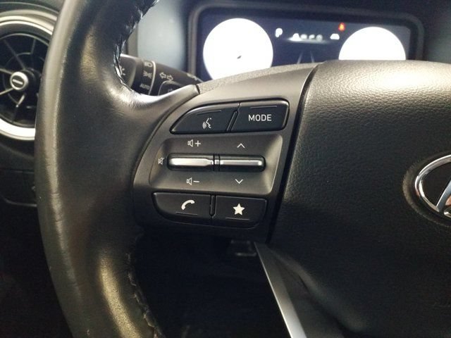 Used 2023 Hyundai Kona Limited w/ Cargo Package FWD image 4