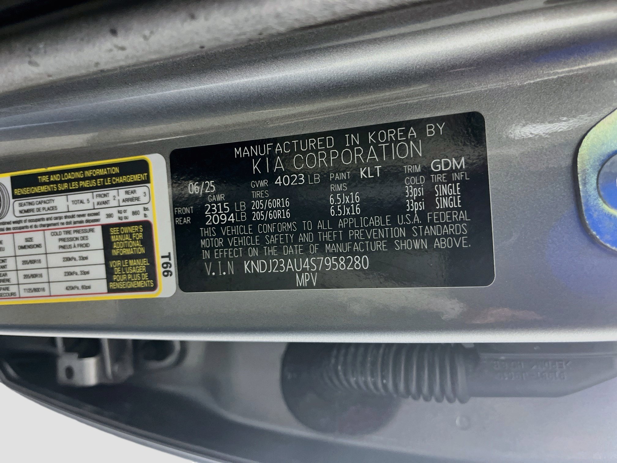 Used 2025 Kia Soul LX w/ LX Technology Package FWD image 12