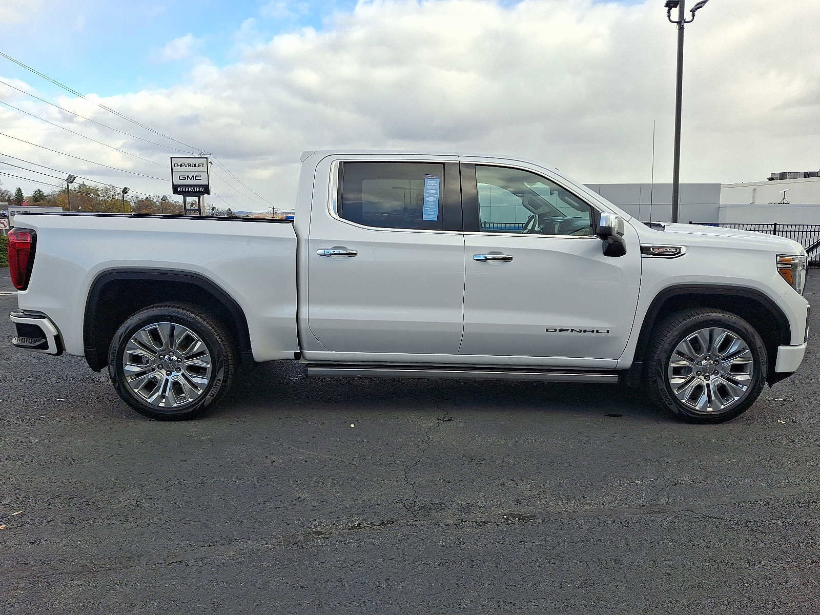 Used 2021 GMC Sierra 1500 Denali w/ Denali Premium Package image 9
