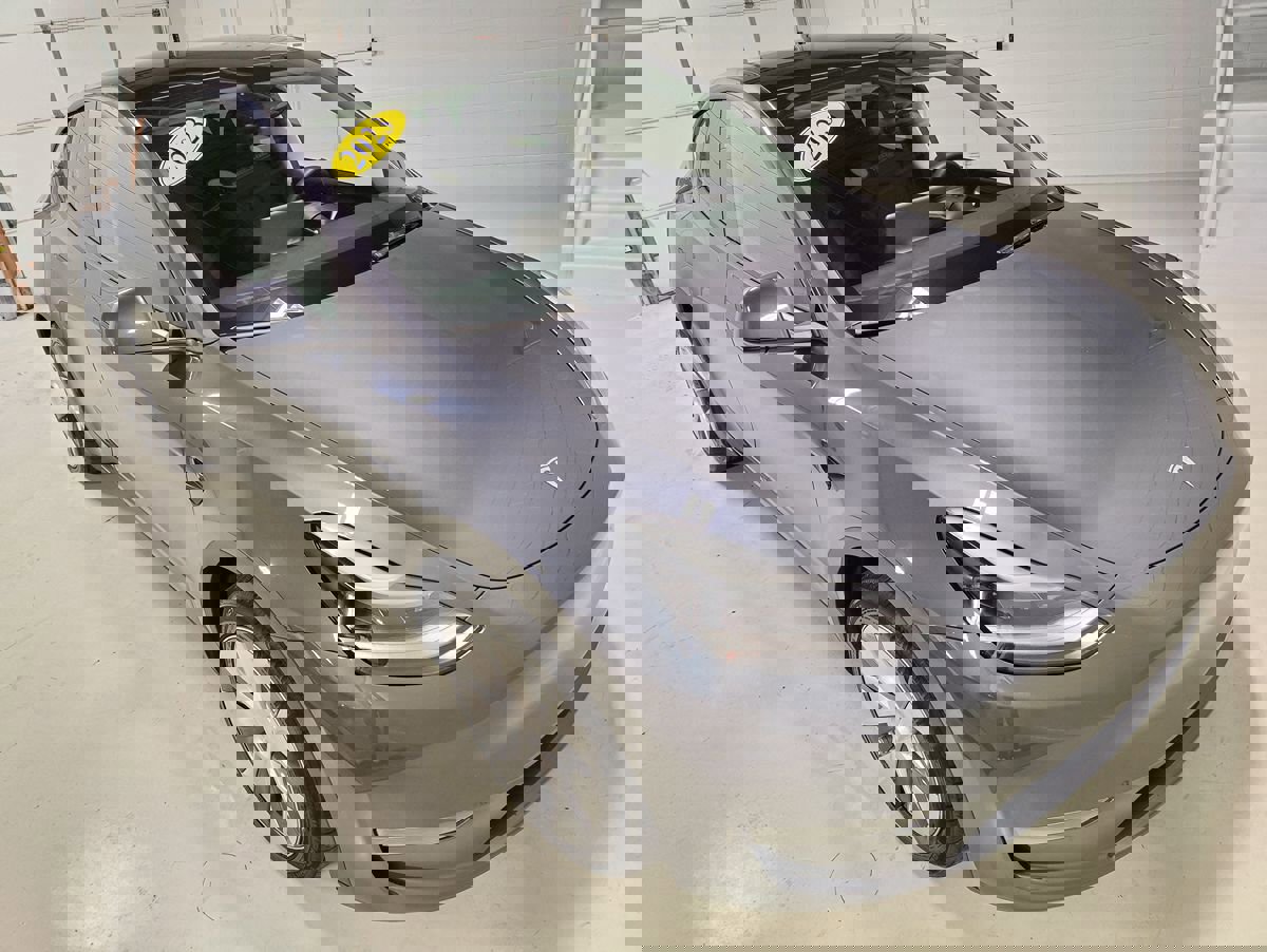 Used 2023 Tesla Model Y Long Range image 2