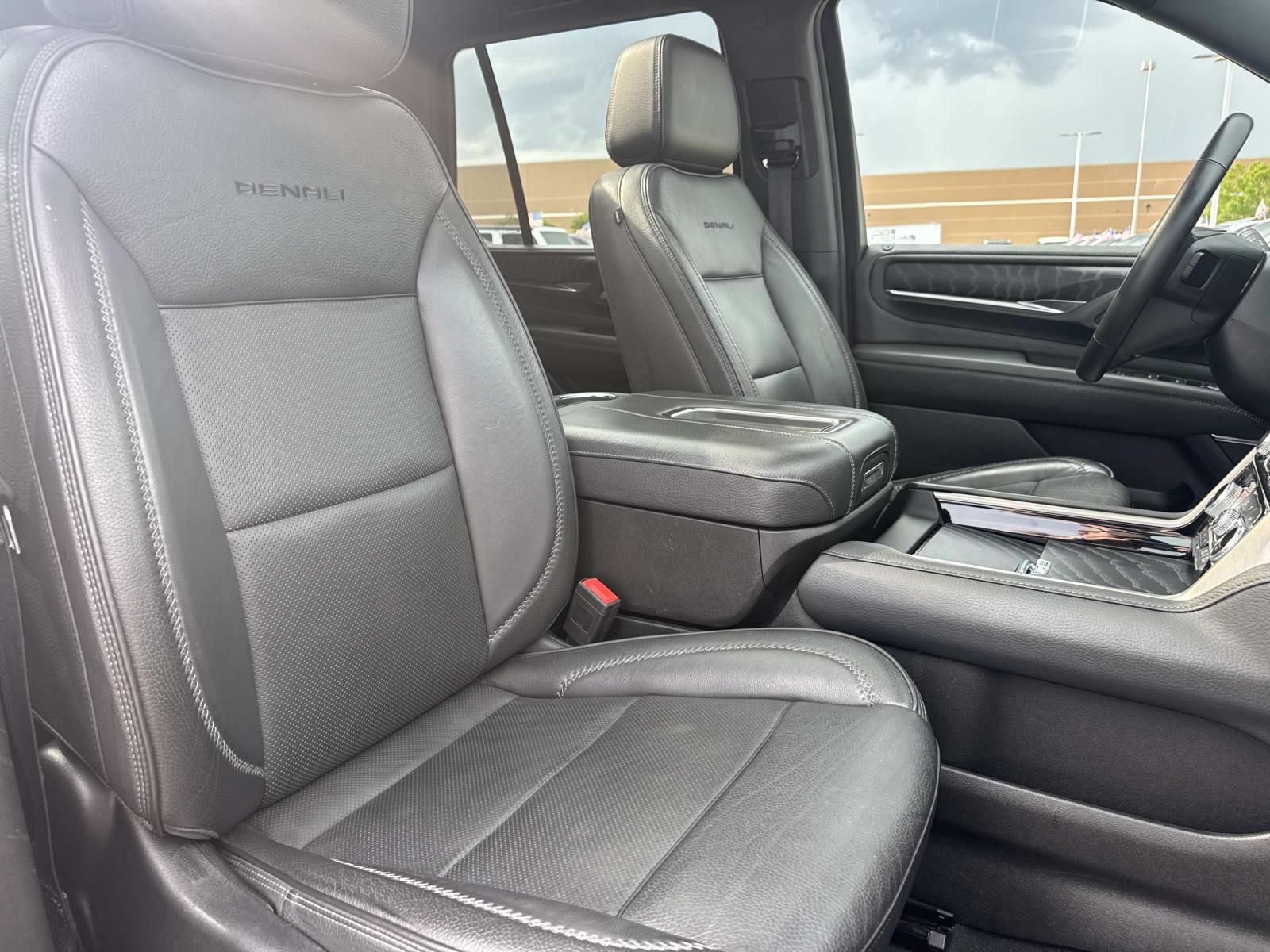 Used 2023 GMC Yukon Denali AWD/4WD image 15