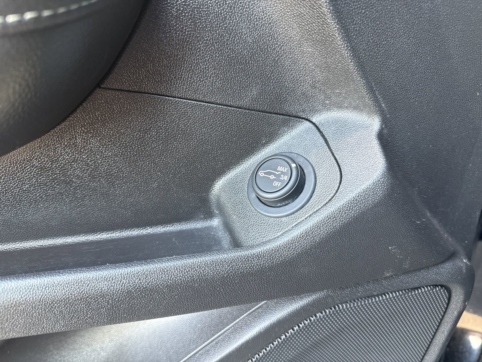 Used 2018 GMC Terrain Denali w/ Comfort Package image 26