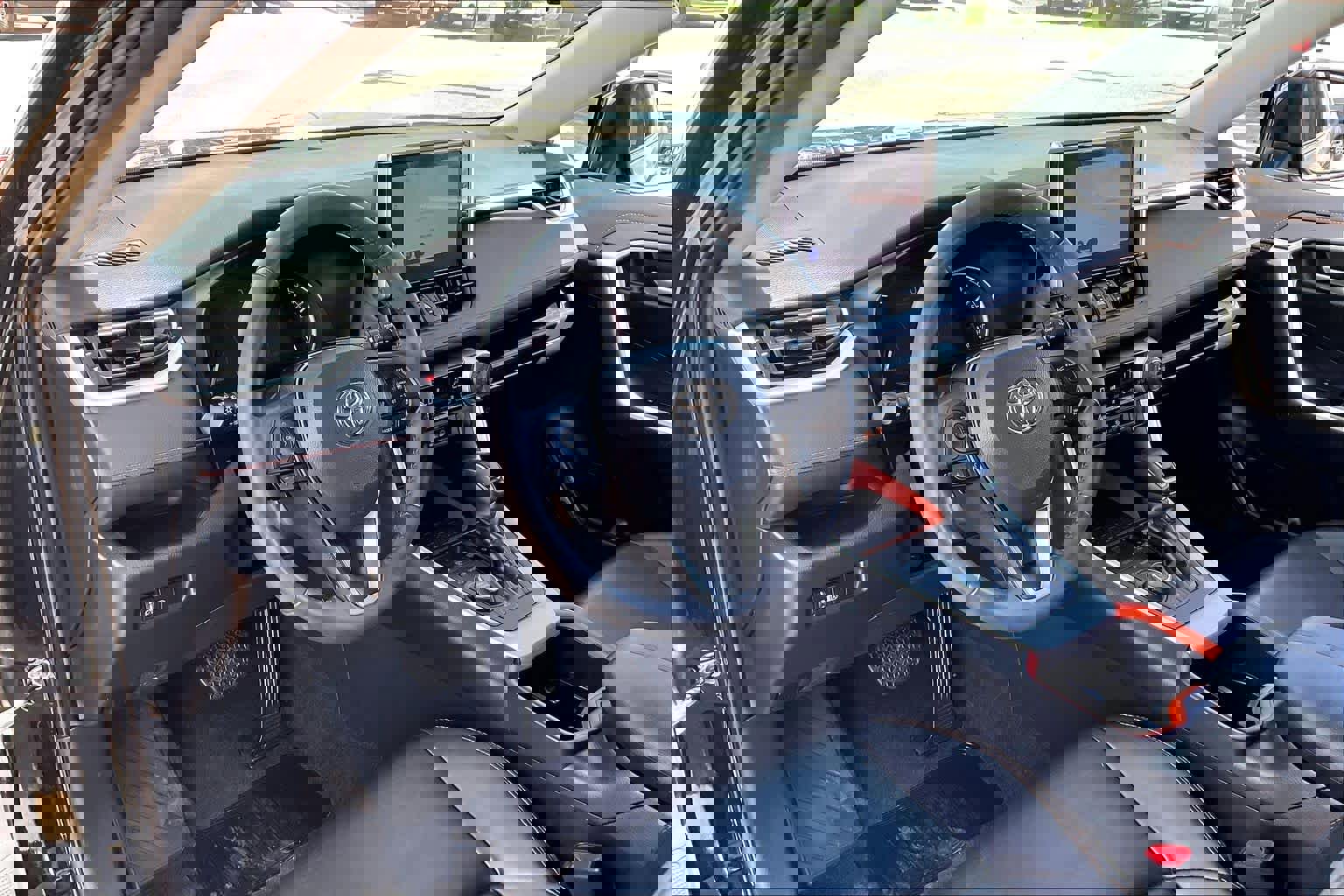 Used 2024 Toyota RAV4 Adventure image 17