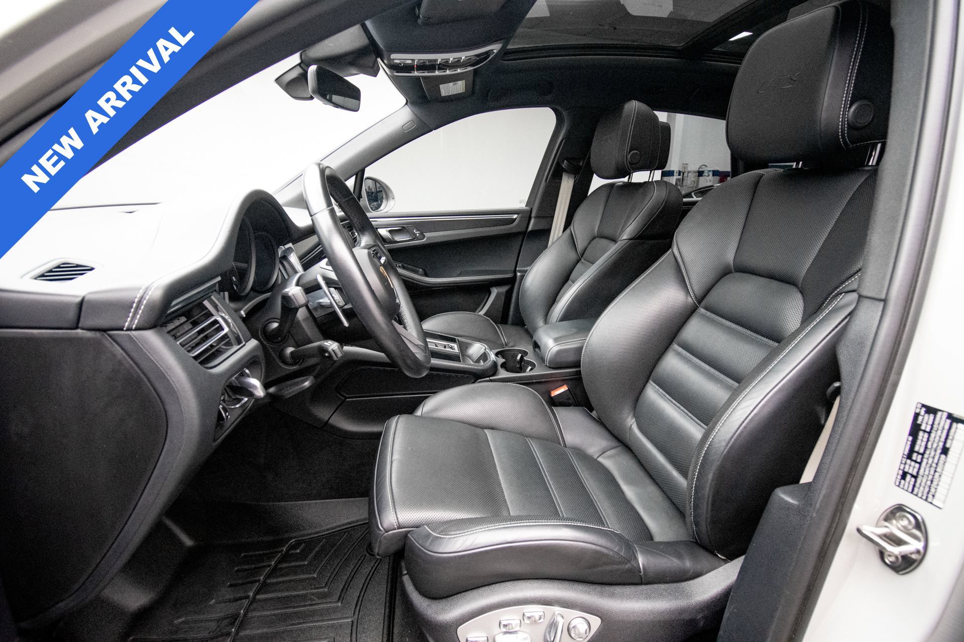 Used 2023 Porsche Macan GTS w/ Premium Package Plus AWD/4WD image 12