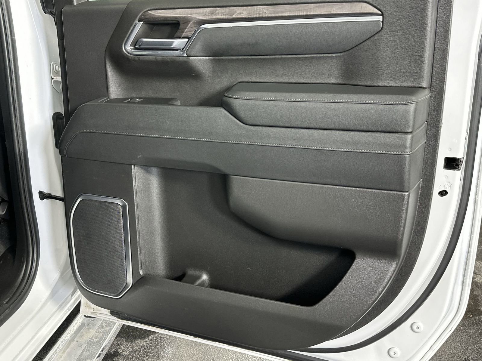 Used 2024 Chevrolet Silverado 1500 LTZ image 34