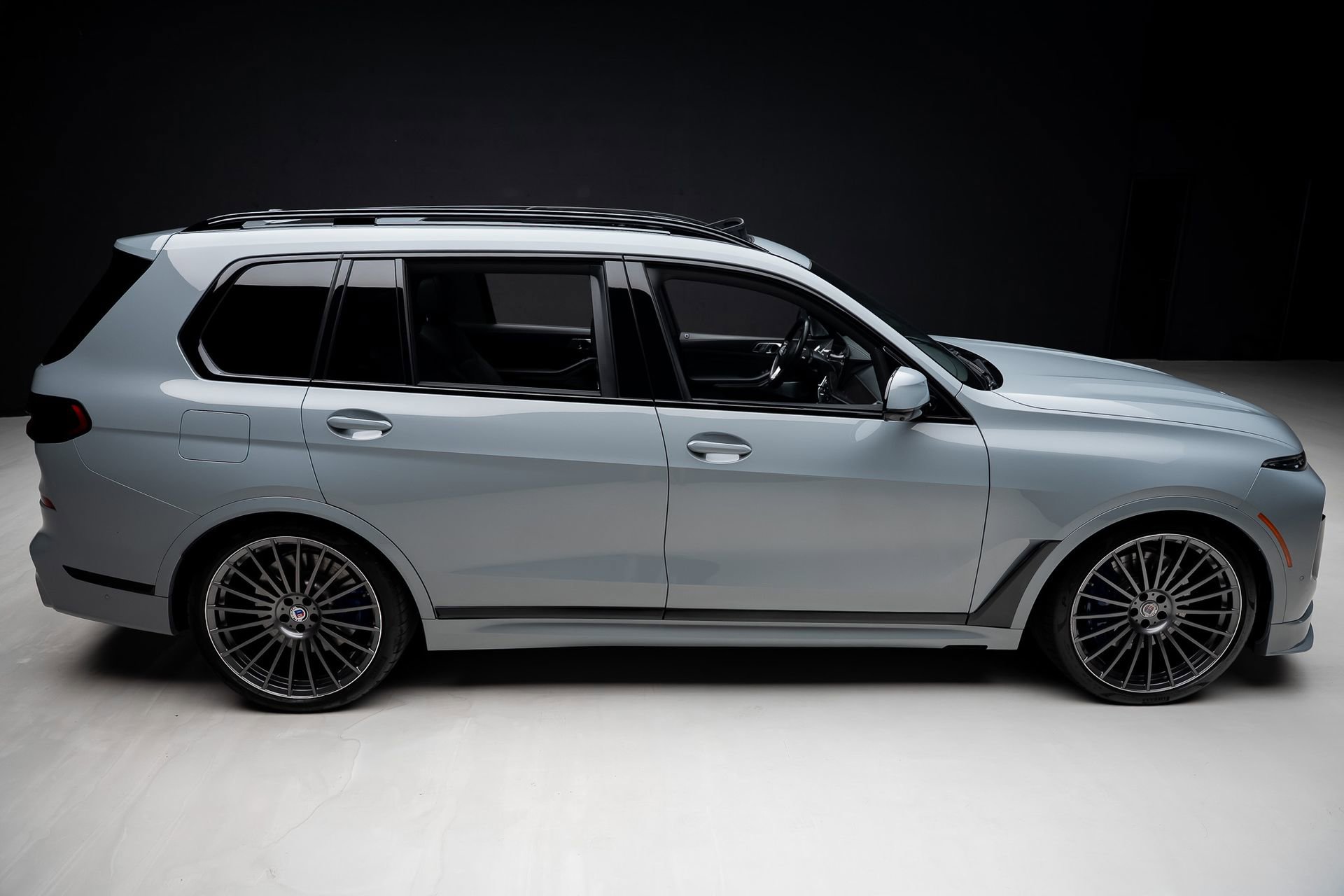 Used 2024 BMW ALPINA XB7 AWD/4WD image 36