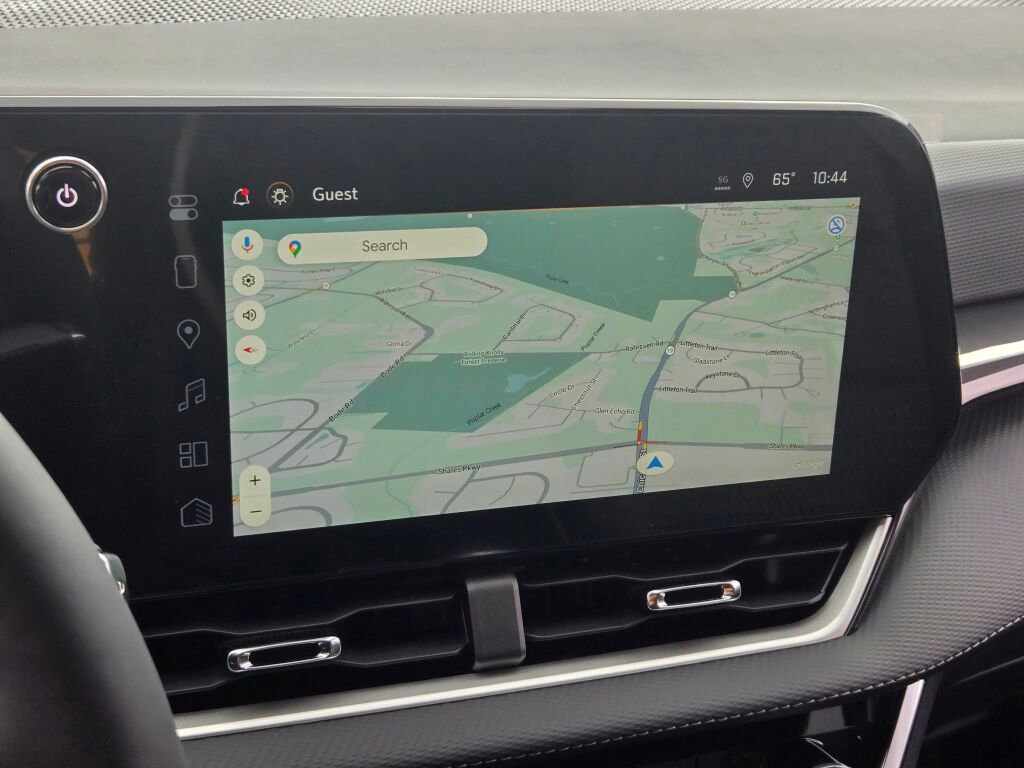 New 2026 Chevrolet Equinox LT w/ Safety and Technology Package FWD image 23