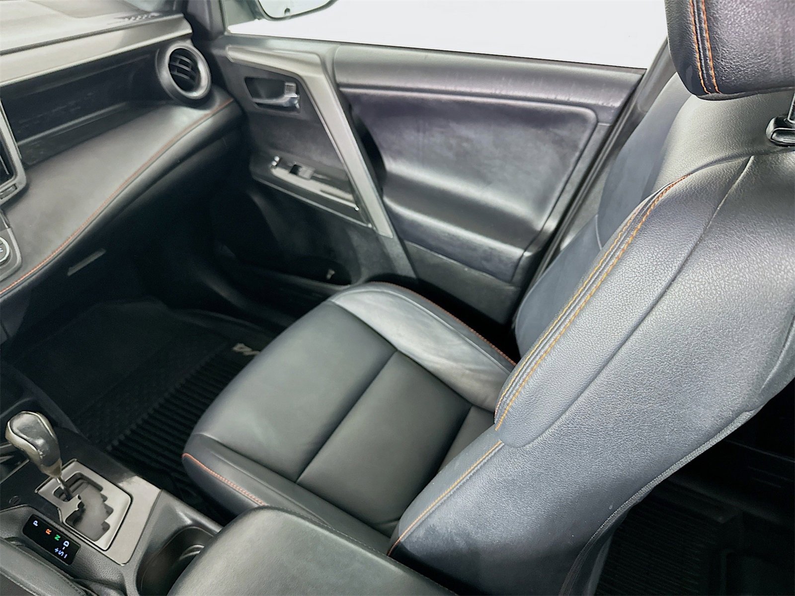 Used 2017 Toyota RAV4 SE w/ Power Extra Value Package image 23