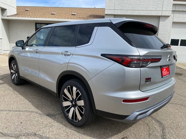 New 2026 Mitsubishi Outlander SE image 4